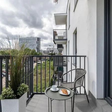 شقة Modern Black Spot بوزنان