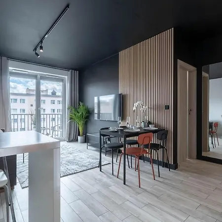 شقة Modern Black Spot *