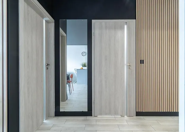 Modern Black Spot דירה פוזנן