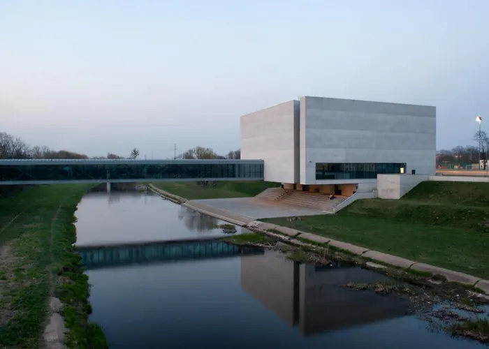 Modern Black Spot דירה *